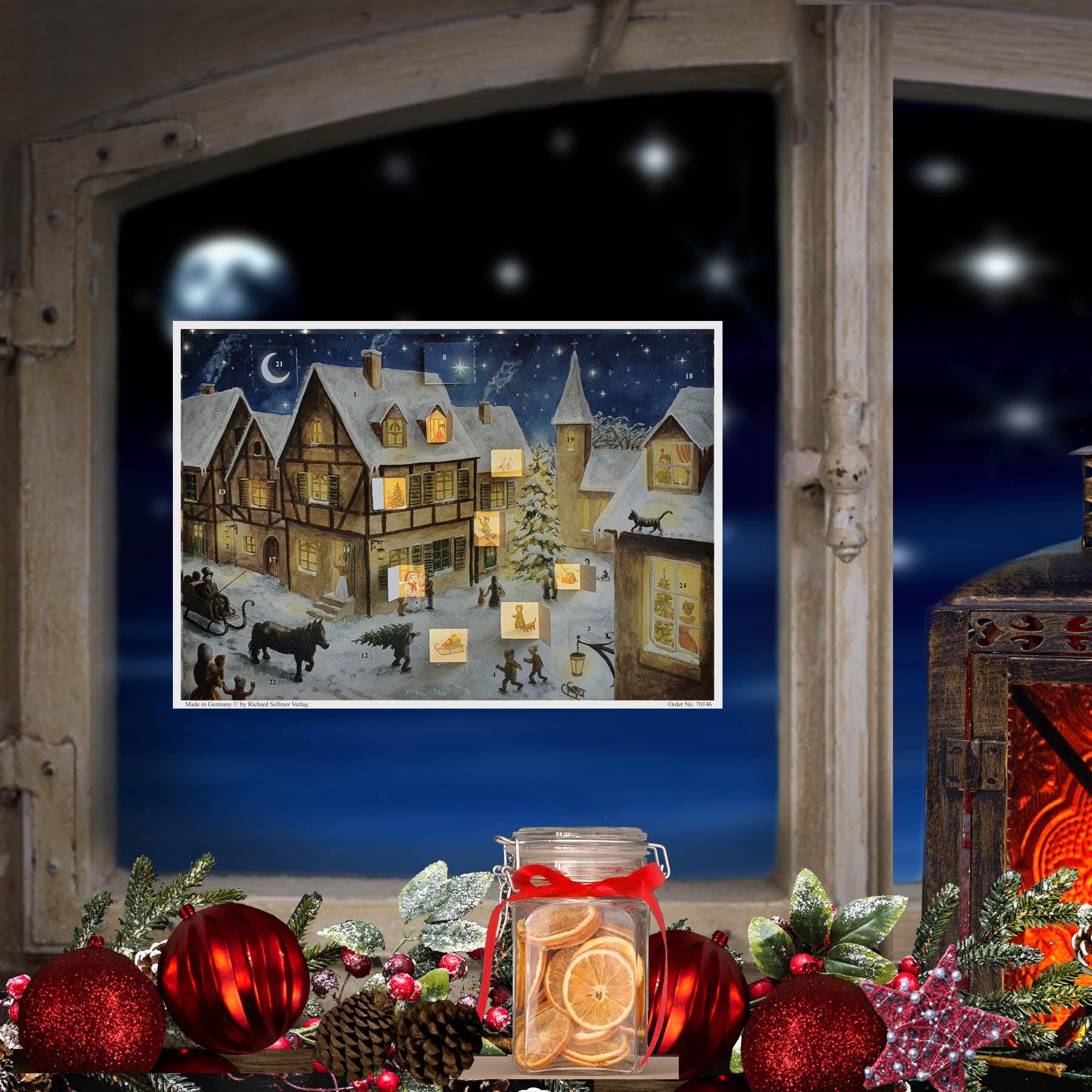 Adventskalender "Weihnachtsabend im Dorf" am Fenster hängend