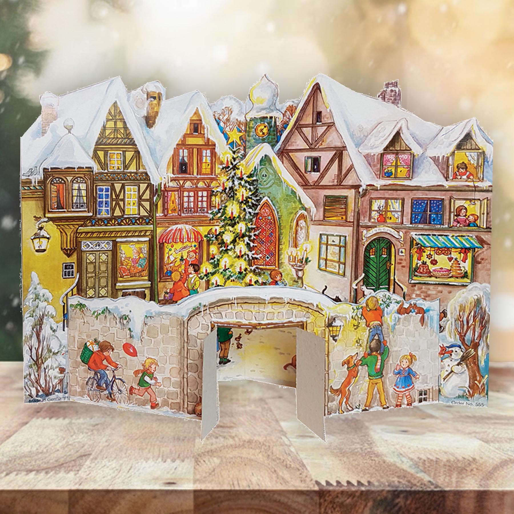 Adventskalender an der Stadtmauer aufgestellt